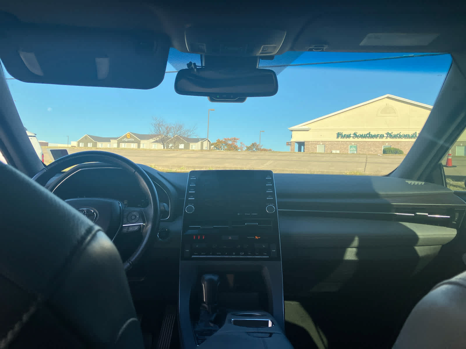 Used 2019 Toyota Avalon XLE w/ Moonroof Package FWD image 30