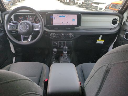 New 2026 Jeep Wrangler Unlimited Sahara AWD/4WD image 15