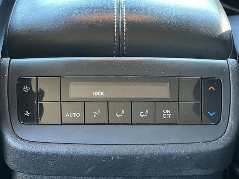 Used 2022 Nissan Pathfinder SL image 18