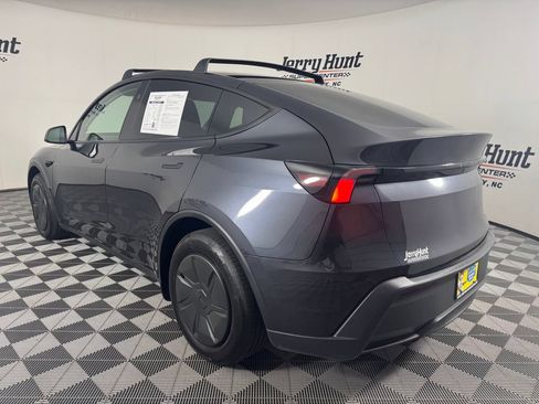 Used 2026 Tesla Model Y AWD image 8