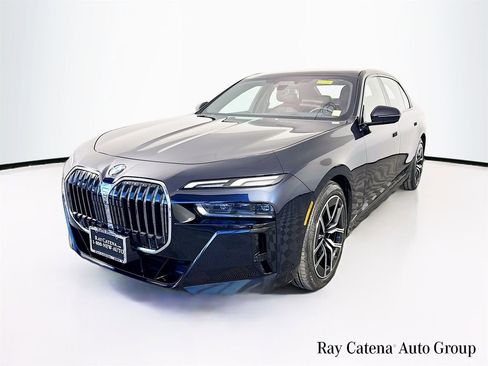 Used 2023 BMW 740i RWD image 3