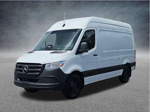 Used 2025 Mercedes-Benz Sprinter 2500 image 8