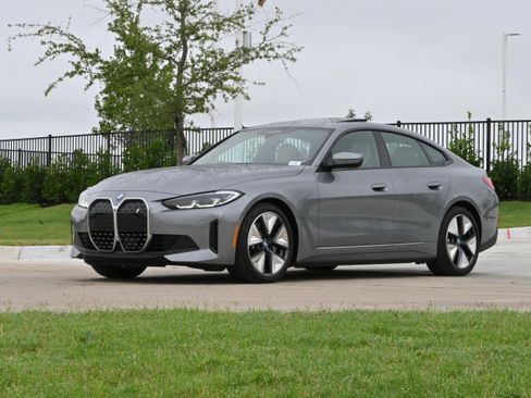 Used 2023 BMW i4 eDrive40 RWD image 5