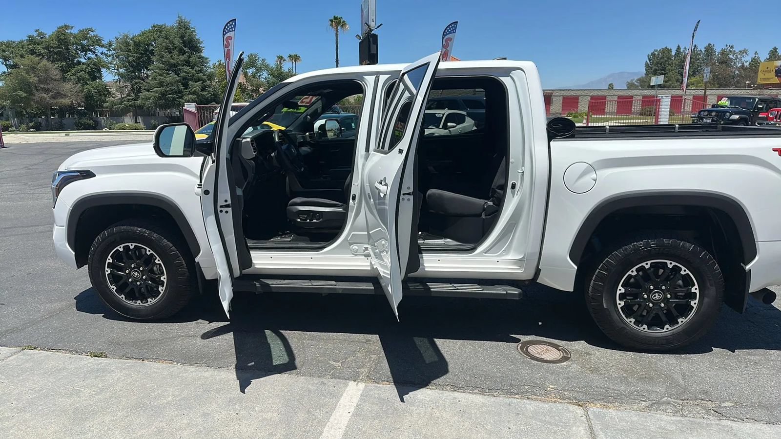 Used 2025 Toyota Tundra SR AWD/4WD image 16