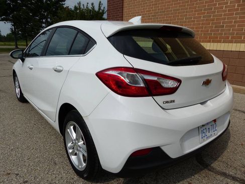 Used 2018 Chevrolet Cruze LT w/ Convenience Package FWD image 7