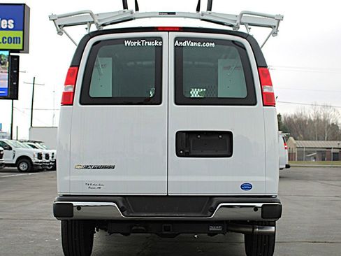 Used 2024 Chevrolet Express 2500 w/ Driver Convenience Package image 14