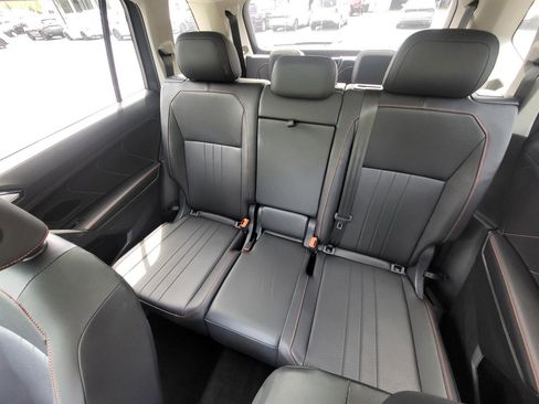 Used 2024 Volkswagen Tiguan Wolfsburg Edition FWD image 14