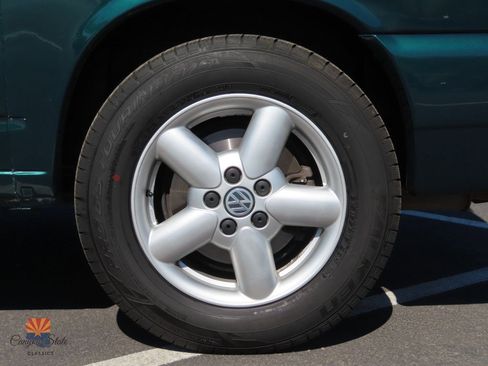 Used 2003 Volkswagen Eurovan MV image 36