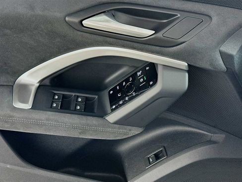 New 2025 Audi SQ5 Prestige image 17