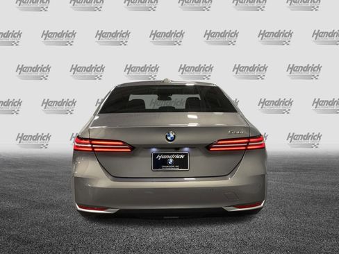 Certified 2025 BMW 530i 530i w/ Premium Package image 7