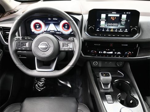 Used 2022 Nissan Rogue Platinum w/ Head-Up Display Package image 7