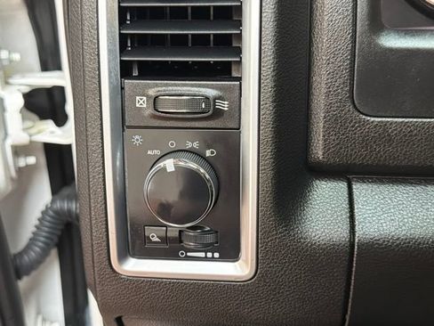 Used 2022 RAM 1500 Classic SLT AWD/4WD image 23