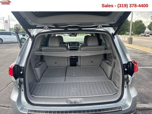 Used 2017 Toyota Highlander Limited Platinum AWD/4WD image 11