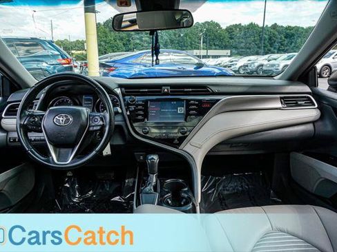Used 2018 Toyota Camry SE w/ Moonroof Package FWD image 21