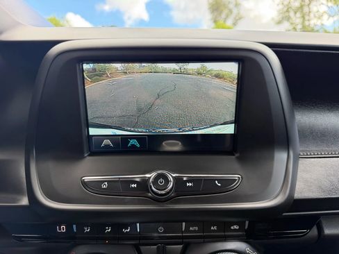 Used 2018 Chevrolet Camaro LT image 27