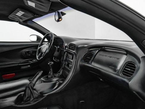 Used 2002 Chevrolet Corvette Z06 w/ Memory Pkg image 10