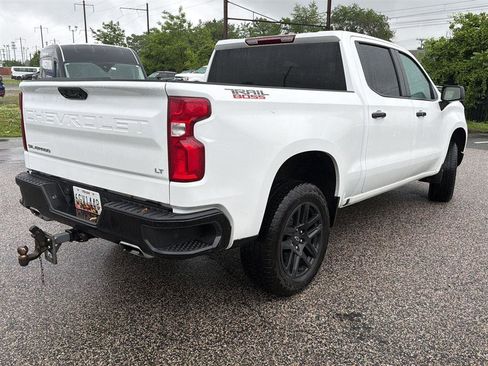 Used 2025 Chevrolet Silverado 1500 LT Trail Boss AWD/4WD image 4