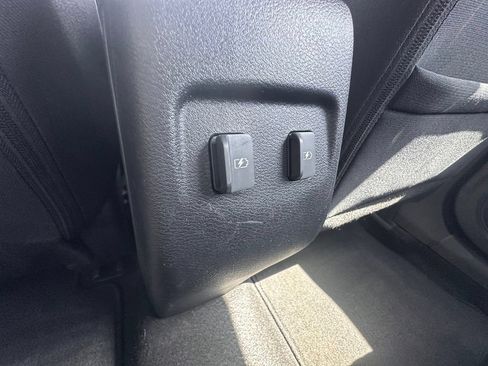 Certified 2022 Nissan Kicks SV FWD image 17