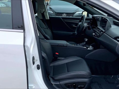 Certified 2025 Lexus ES 350 w/ Premium Package image 9