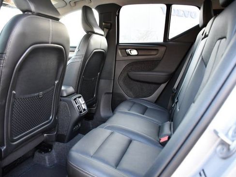 Certified 2025 Volvo XC40 B5 Core AWD/4WD image 14
