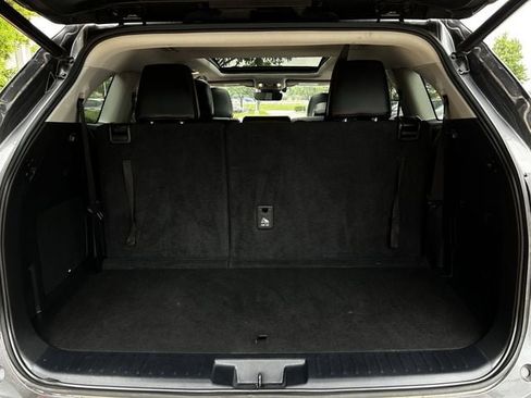 Used 2022 Toyota Highlander Platinum FWD image 34