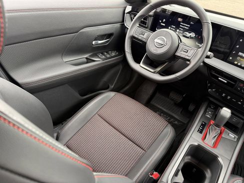 New 2026 Nissan Kicks SR w/ Cold Weather Package image 15