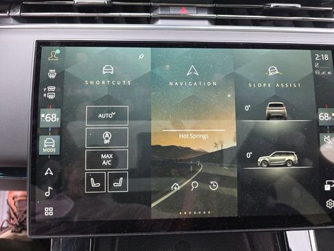 Used 2025 Land Rover Range Rover Sport SE AWD/4WD image 18