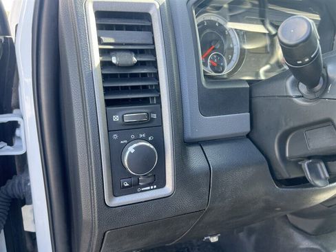 Used 2018 RAM 3500 Tradesman w/ Chrome Appearance Group RWD image 17
