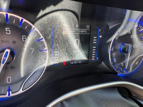 Used 2018 Chrysler Pacifica Touring Plus FWD image 16