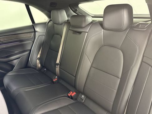 Certified 2025 Porsche Macan Turbo Electric AWD/4WD image 22