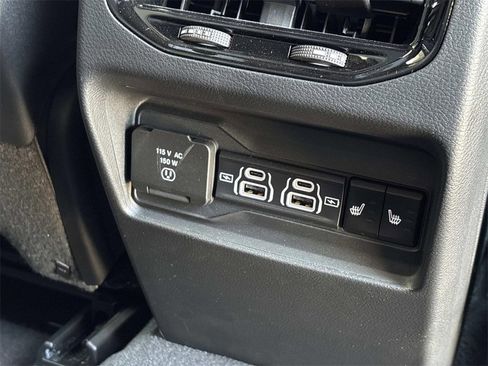 New 2025 Jeep Grand Cherokee Limited w/ Black Appearance Package image 17