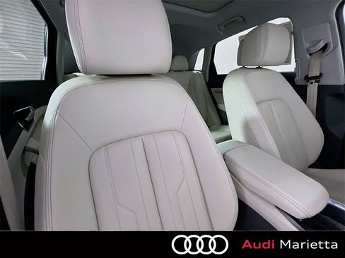 Used 2022 Audi e-tron Premium w/ Convenience Plus Package image 28