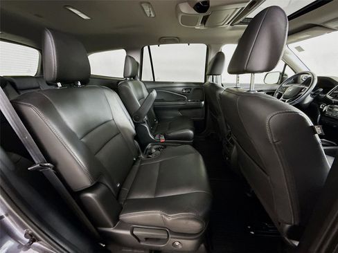 Used 2021 Honda Pilot Touring image 29