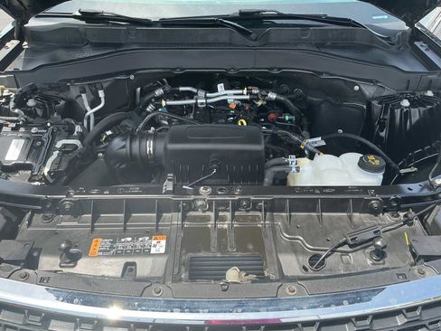 Used 2022 Ford Explorer XLT w/ Equipment Group 202A AWD/4WD image 30