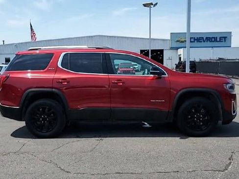 Certified 2023 GMC Acadia SLT image 9