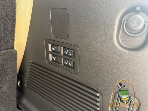 Used 2025 Nissan Armada Platinum RWD image 31