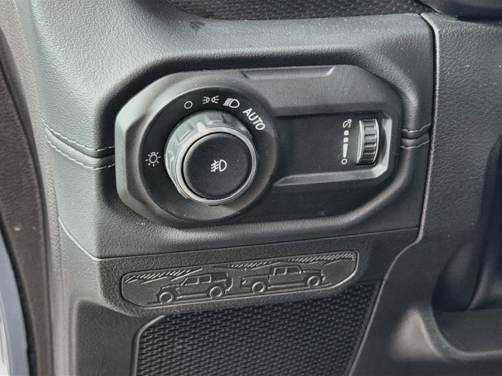 Used 2025 Jeep Wrangler Unlimited Rubicon AWD/4WD image 10