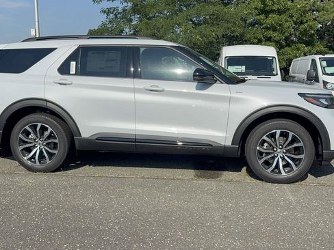 New 2026 Ford Explorer ST-Line AWD/4WD image 4
