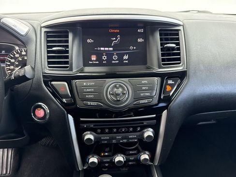 Used 2020 Nissan Pathfinder S image 27