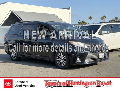 Used 2019 Toyota Sienna XLE FWD image 1