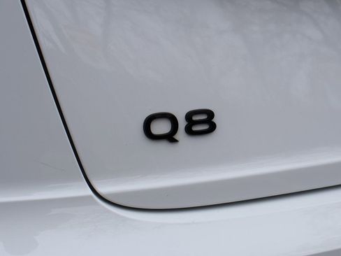 Used 2025 Audi Q8 Premium Plus image 8