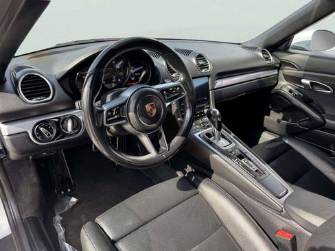 Used 2018 Porsche 718 Boxster RWD image 22