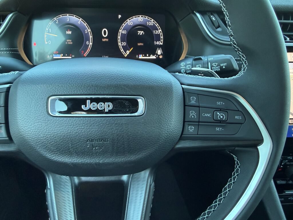 New 2027 Jeep Grand Cherokee Laredo RWD image 16