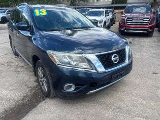 Used 2013 Nissan Pathfinder SL AWD/4WD video 1