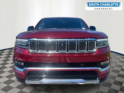 Used 2023 Jeep Grand Wagoneer 4WD w/ Flexible Seating Group image 2