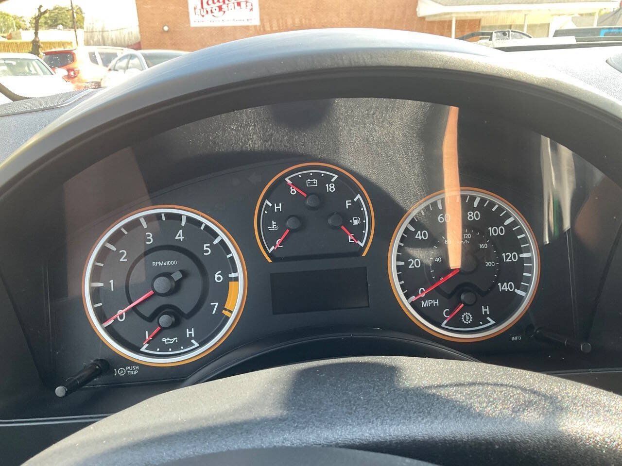 Used 2013 Nissan Titan SV w/ SV Premium Utility Pkg RWD image 16