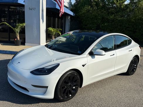 Used 2022 Tesla Model 3 Standard Range RWD image 22