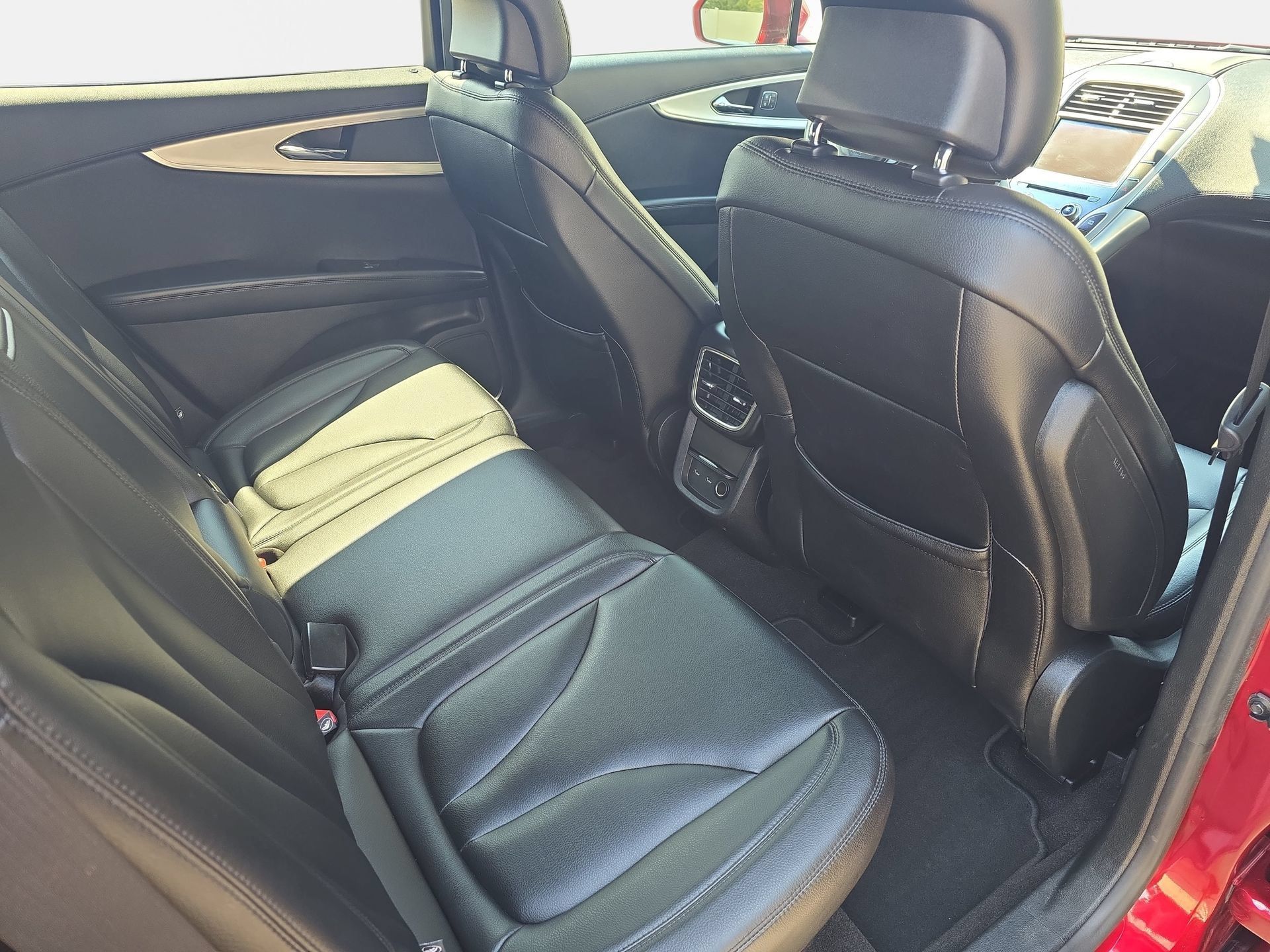 Used 2019 Lincoln Nautilus FWD image 11
