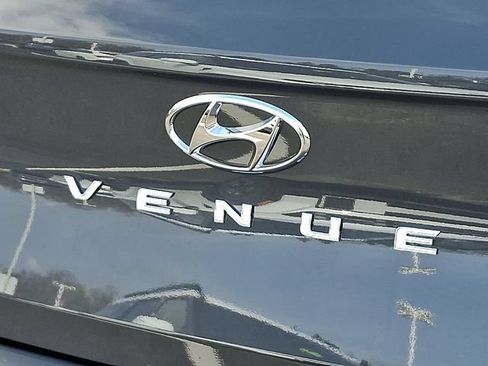 New 2026 Hyundai Venue SEL FWD image 11