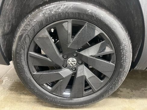 New 2026 Volkswagen Atlas Cross Sport SE image 29